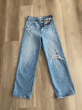 Levi’s Ribcage Straight Jeans 25 High Rise Distressed Light Wash Cropped